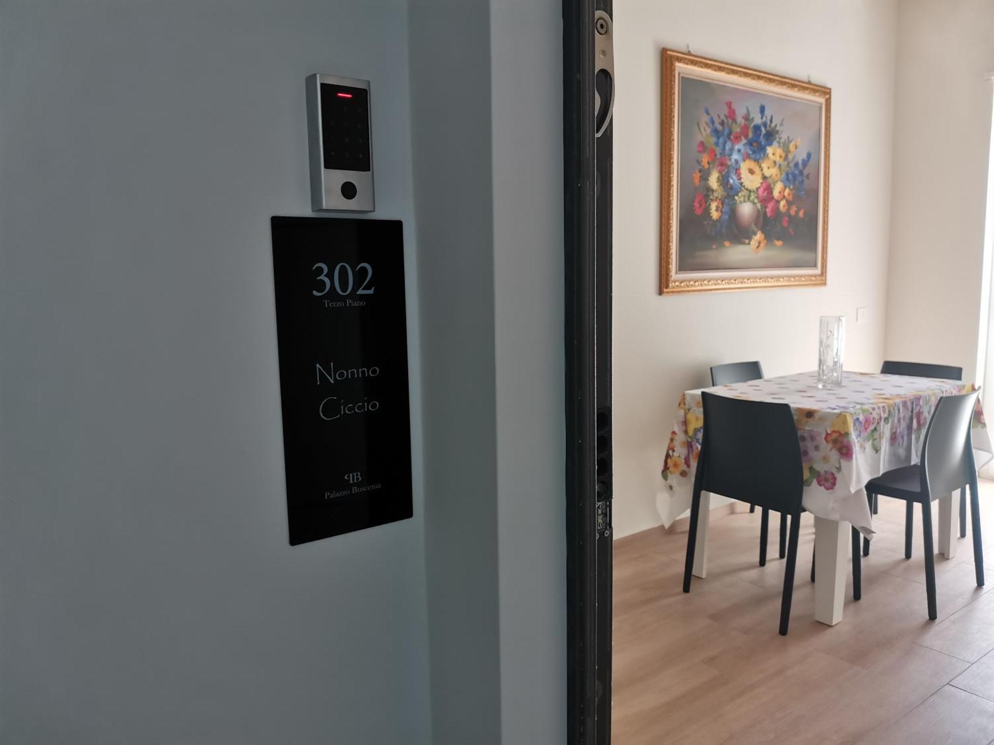 Palazzo Buscema - Appartamenti & Residence Crotone Dış mekan fotoğraf